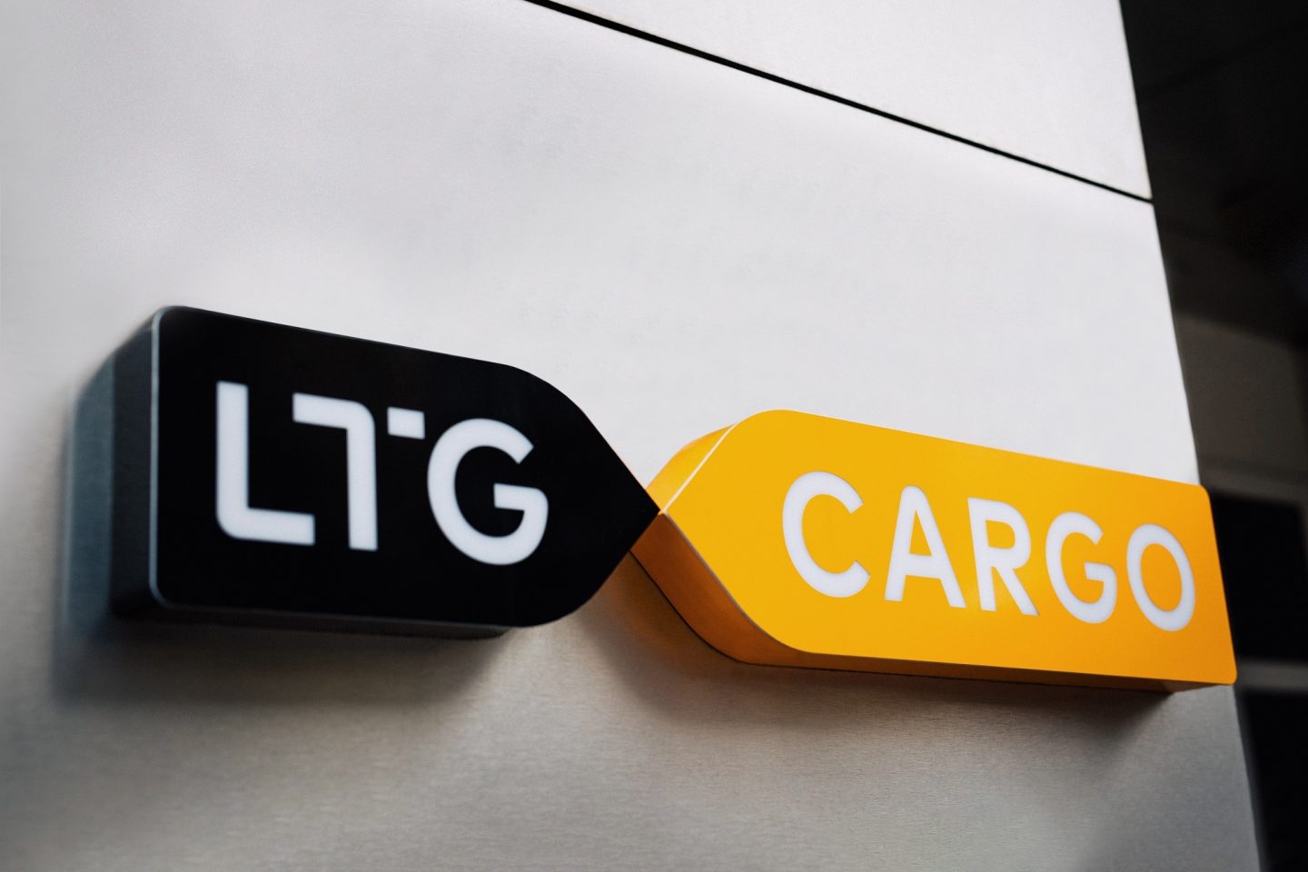 LTG Cargo Ukraine тимчасово призупинила свою діяльність в Україні